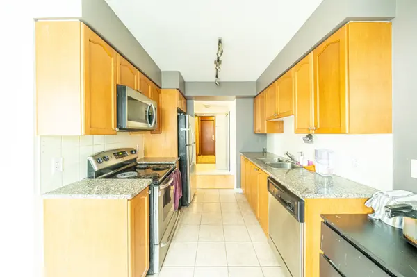 335 Rathburn RD W #711, Mississauga, ON L5B 0C8