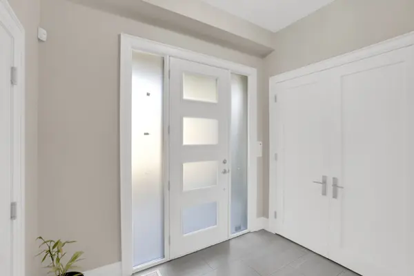 1196 Strathy AVE, Mississauga, ON L5E 2K6