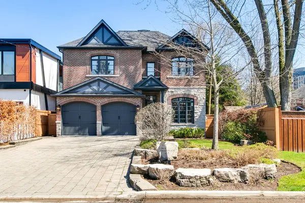 25 Prennan AVE, Toronto W08, ON M9B 4B7