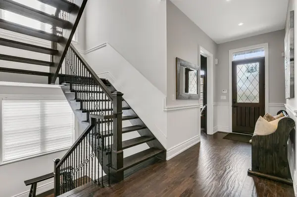 25 Prennan AVE, Toronto W08, ON M9B 4B7