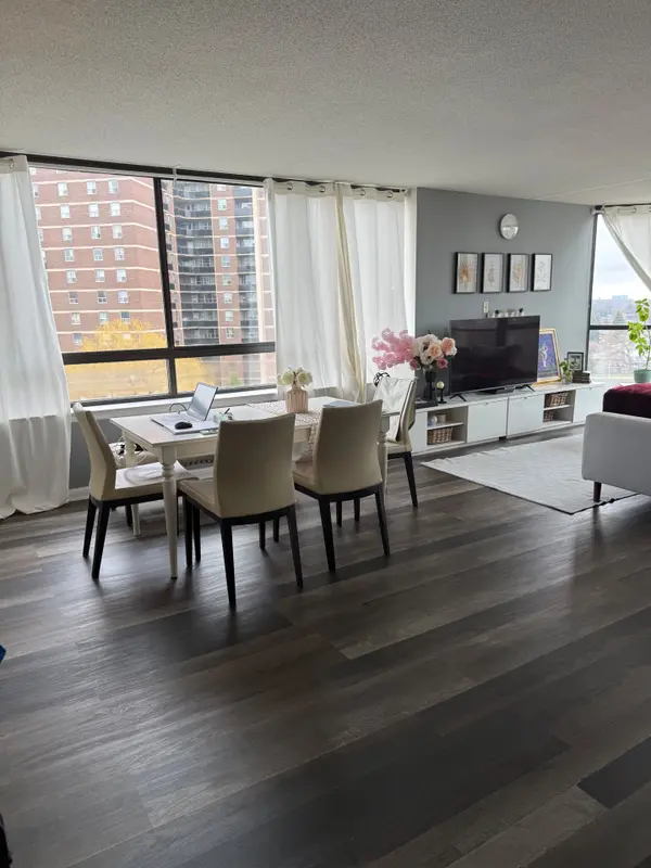 40 Richview RD #707, Toronto W09, ON M9A 5C1