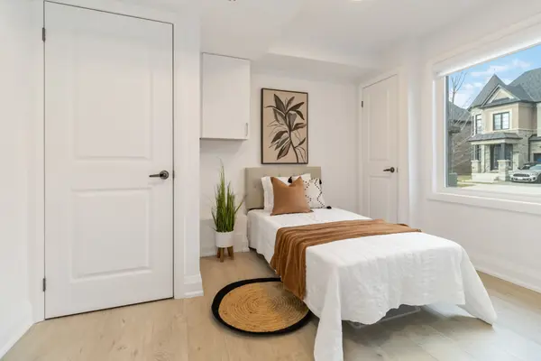 1264 Merton RD, Oakville, ON L6M 5M1