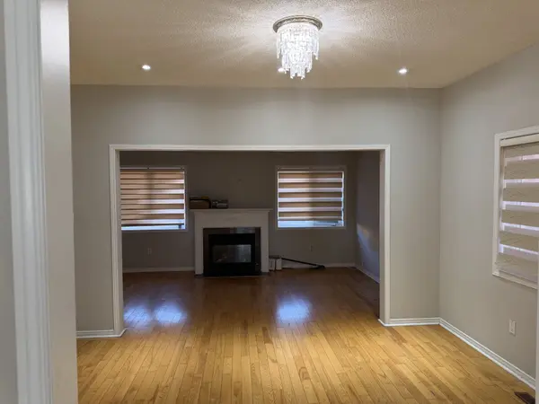 77 Maddybeth CRES, Brampton, ON L6Y 5R6