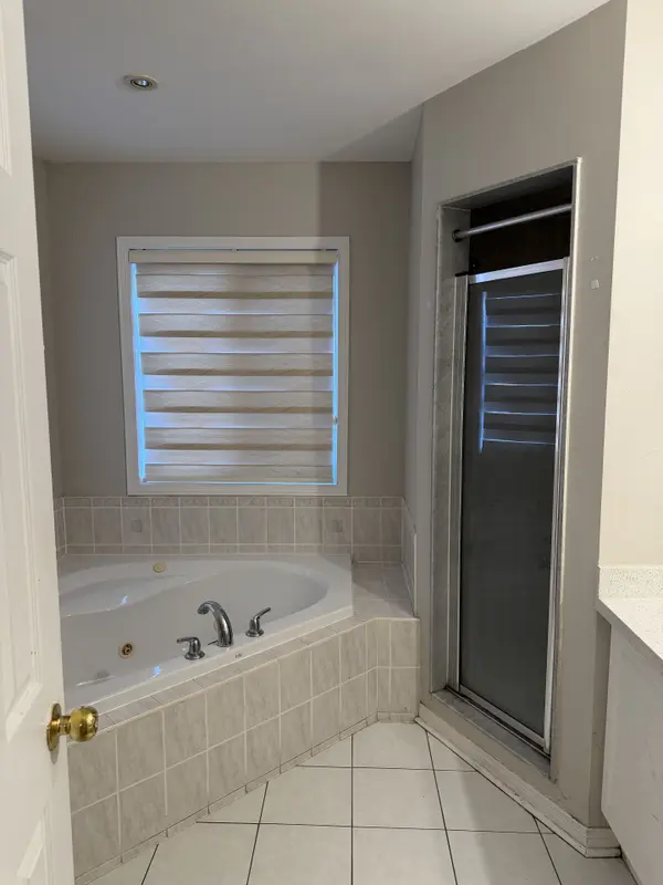 77 Maddybeth CRES, Brampton, ON L6Y 5R6