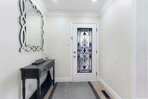 124 Candy CRES, Brampton, ON L6X 3T5