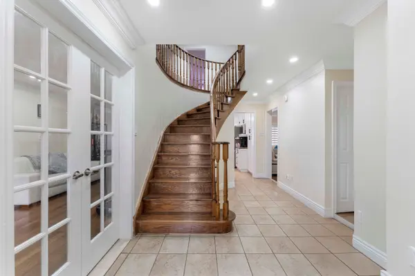 124 Candy CRES, Brampton, ON L6X 3T5