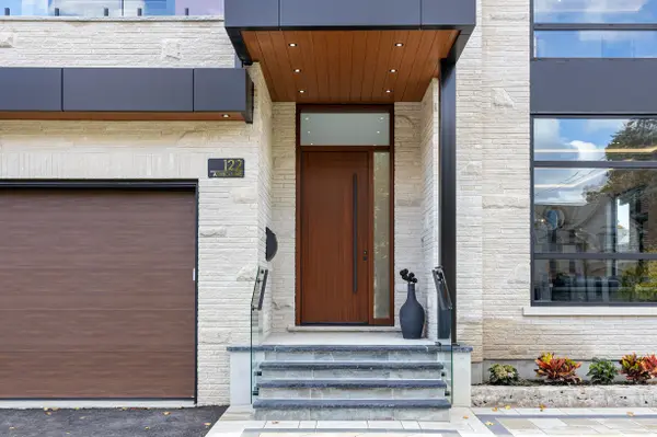 122 Ashbourne DR, Toronto W08, ON M9B 4H8