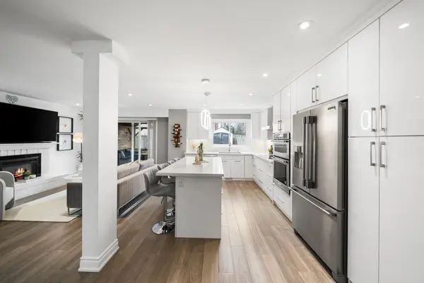 4143 Sunflower DR, Mississauga, ON L5L 2L4