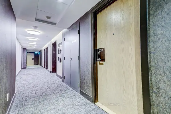 2300 St Clair AVE W #433, Toronto W02, ON M6N 0B3