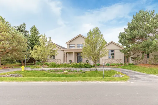 160 Grand Cypress LN, Blue Mountains, ON L9Y 0K8