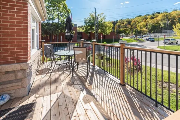 199 Kimberly DR, Hamilton, ON L8K 4L2