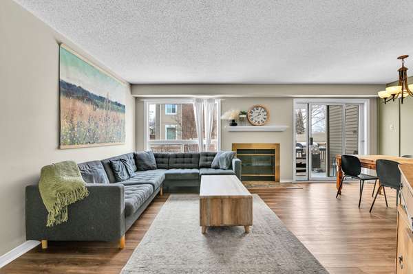 12 Willwood CRES, Barrhaven, ON K2J 4B2