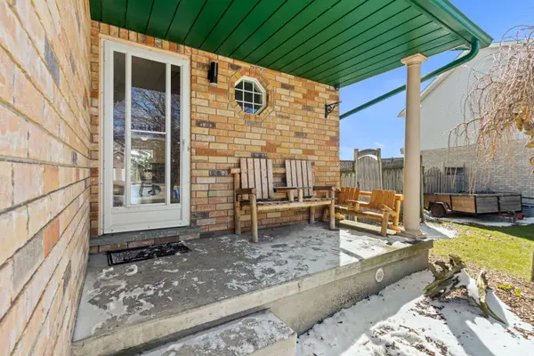 59 Dales DR, Mapleton, ON N0G 1P0