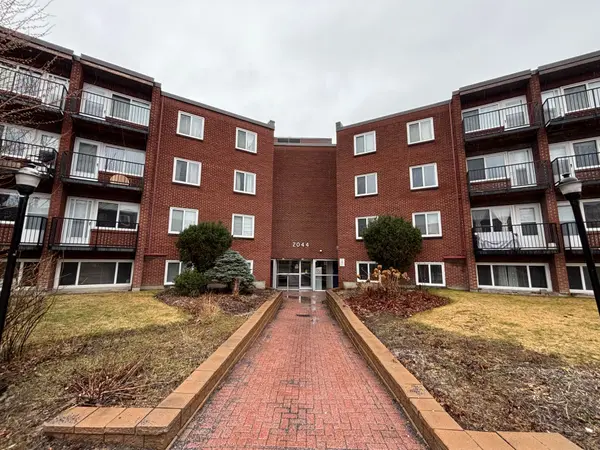 2044 ARROWSMITH DR #102C, Beacon Hill North - South And Area, ON K1J 7V8