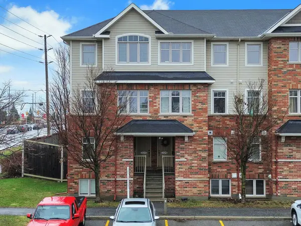 225 Keltie Private, Barrhaven, ON K2J 0A3