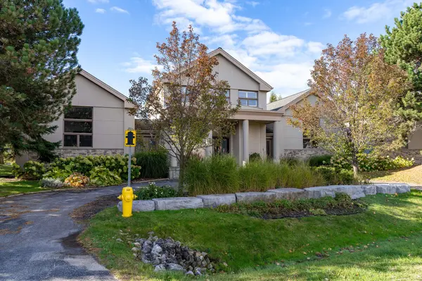 160 Grand Cypress LN, Blue Mountains, ON L9Y 0K8