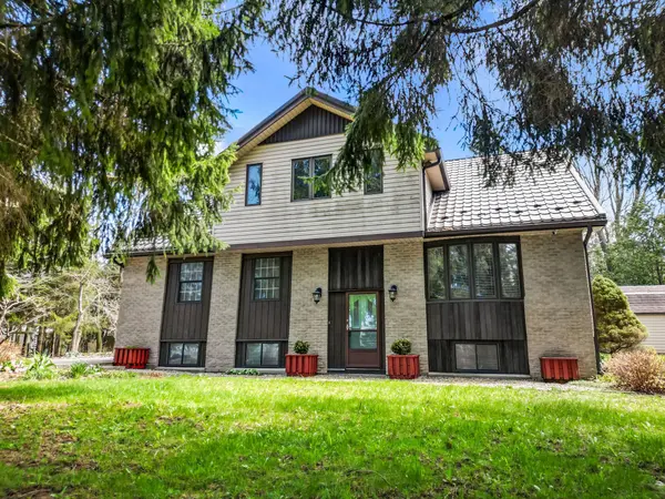 33396 Queen ST, North Middlesex, ON N0M 1A0