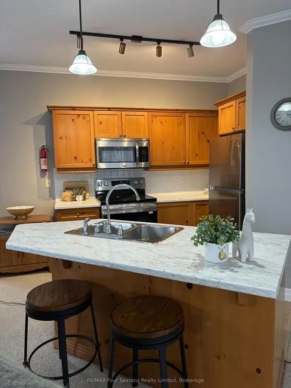 184 Snowbridge WAY #114, Blue Mountains, ON L9Y 0V1