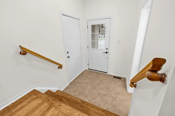 9 Flowertree CRES, Kanata, ON K2M 2R6