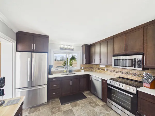 1044 5 Concession, Kincardine, ON N2Z 2X4