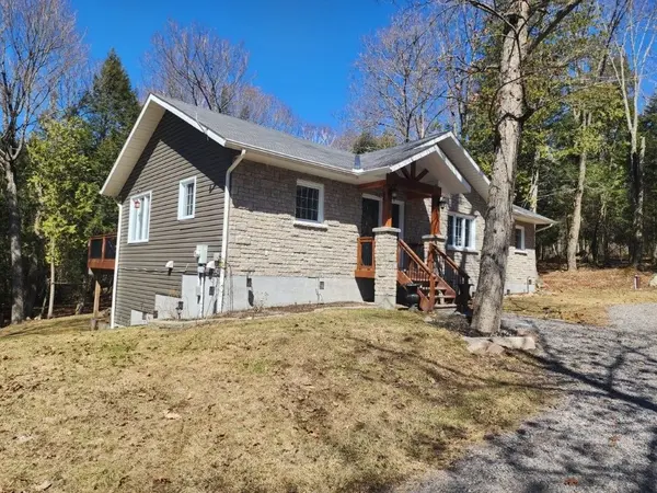 52 Ouellette RD, East Ferris, ON P0H 1K0