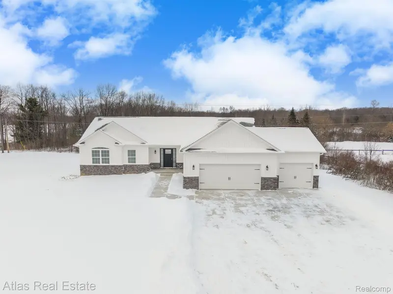 11289 Green RD, Atlas Township, MI 48438