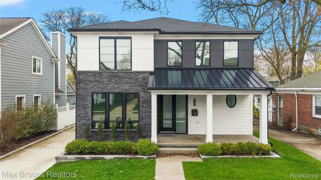 1898 Henrietta ST, Birmingham, MI 48009