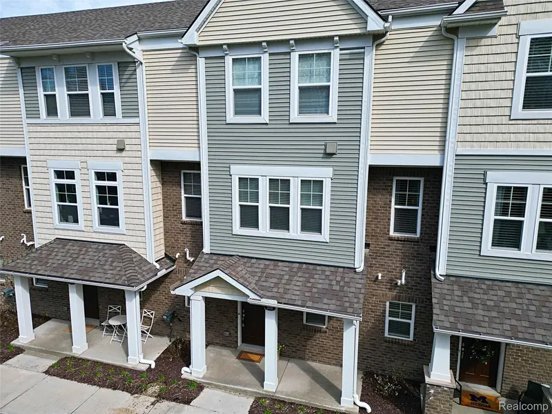 204 Sean ST #76, Brighton, MI 48116