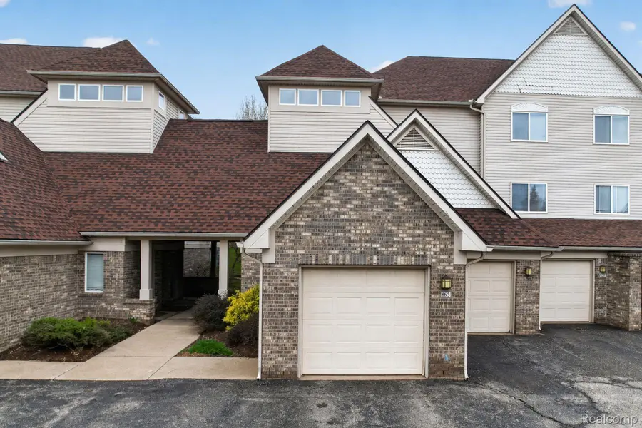 863 Amanda LN, Pontiac, MI 48340