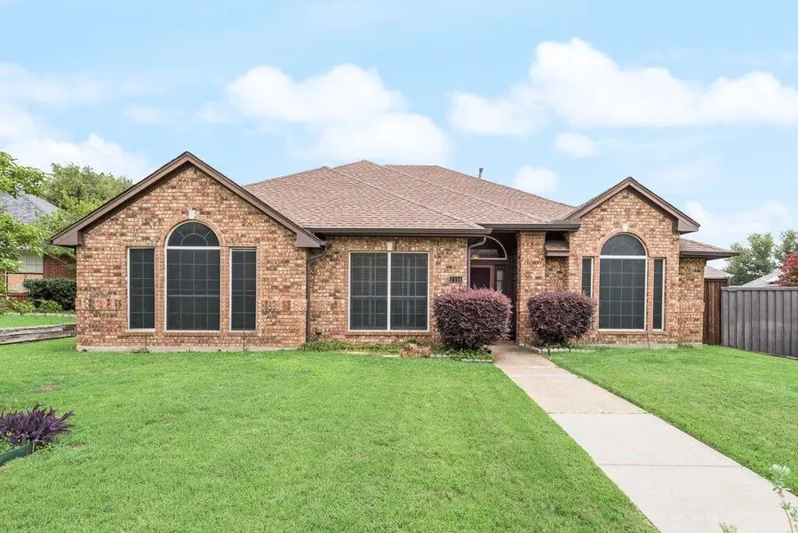 2114 Greenstone Trail, Carrollton, TX 75010