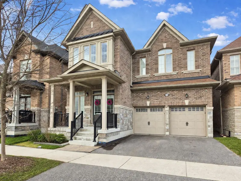 2142 Saffron DR, Pickering, ON L1X 0E2