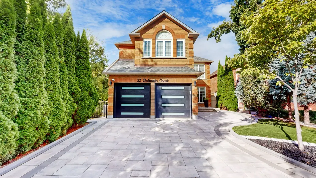 32 Dalmato CT, Vaughan, ON L4L 8X7