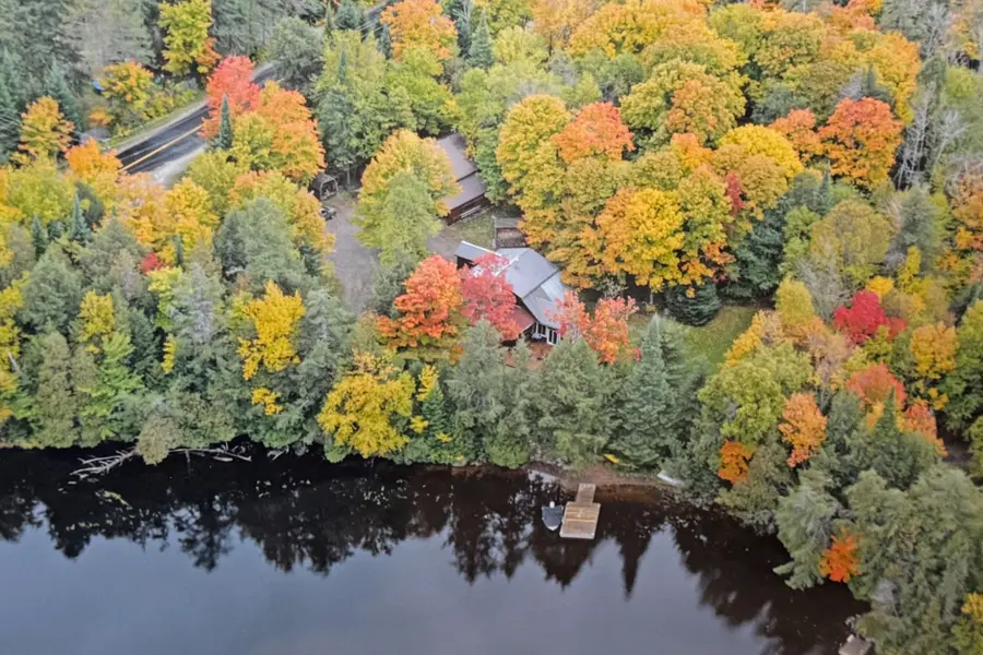 2391 Limberlost RD, Lake Of Bays, ON P1H 2J6