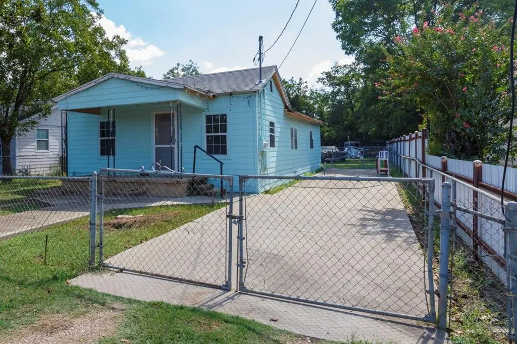 3130 Palacios Avenue, Dallas, TX 75212