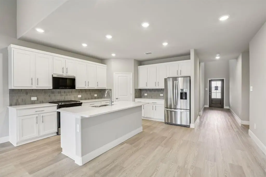 4011 Joe Pool Drive, Farmersville, TX 75442