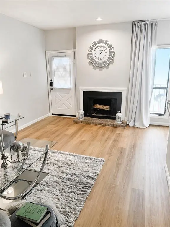 5620 Live Oak Street #201, Dallas, TX 75206