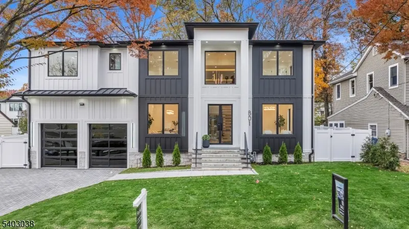 801 Godwin Rd, Paramus Boro, NJ 07652