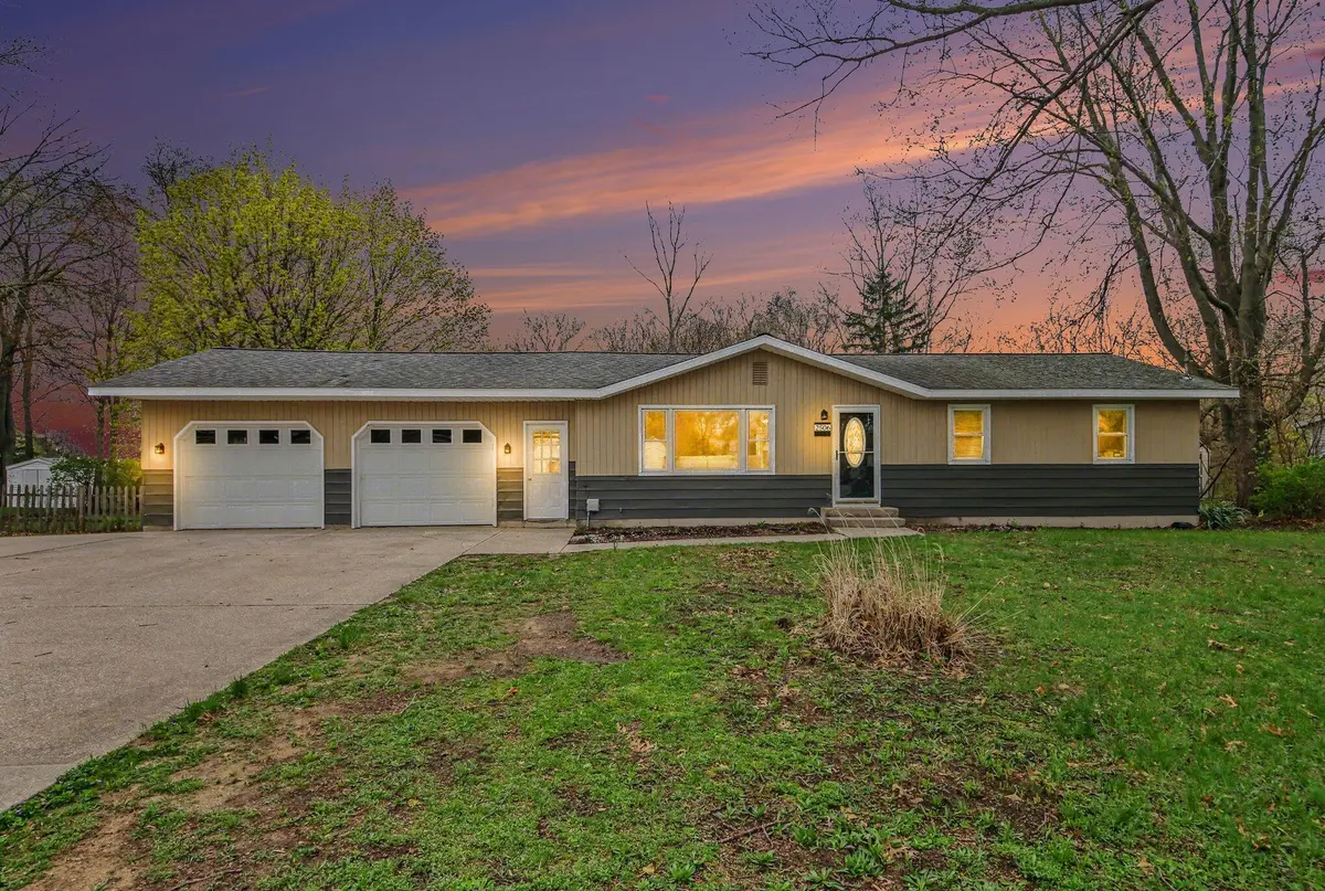 2506 Brookdale DR, Holland Twp, MI 49424
