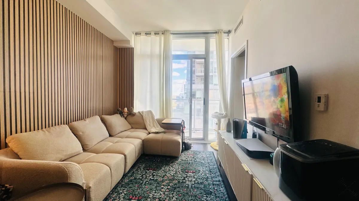 33 Helendale AVE #601, Toronto C03, ON M4R 0A4