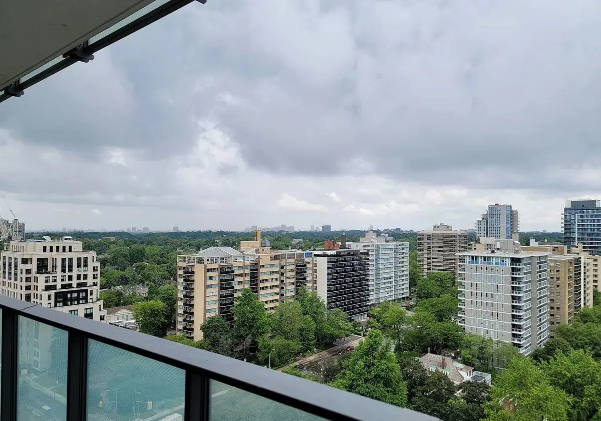 99 Foxbar RD #1906, Toronto C02, ON M4V 0B2