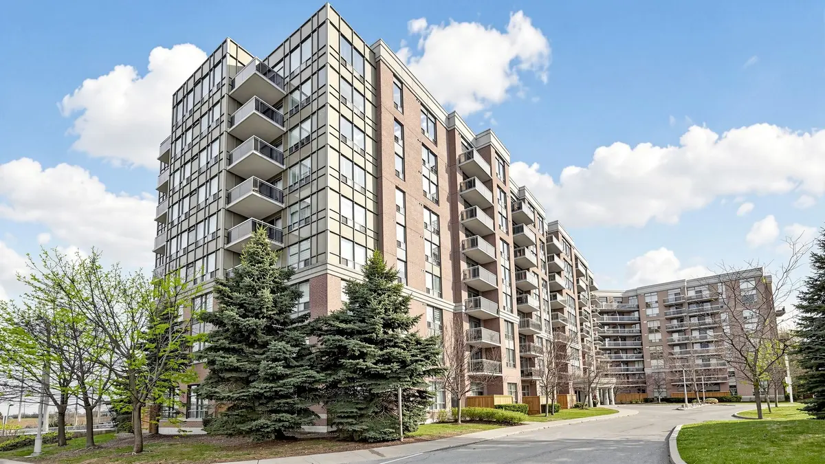 1720 Eglinton AVE E #812, Toronto C13, ON M4A 2X8