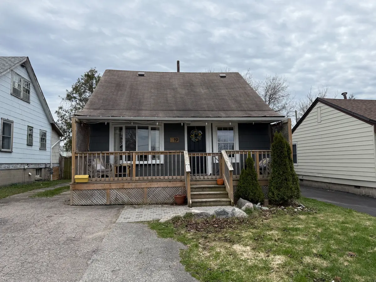 19 Ontario ST, Ajax, ON L1S 1T4