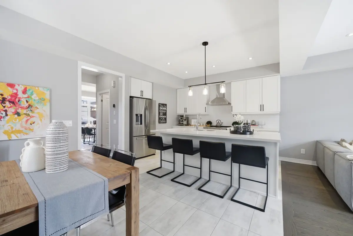 95 Dorian DR, Whitby, ON L1P 0C8