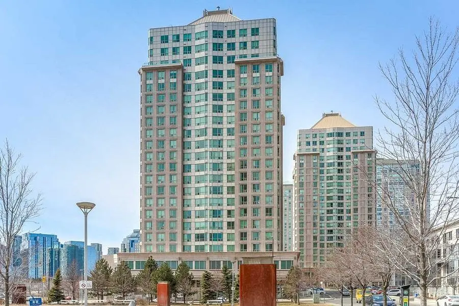 8 Lee Centre DR #PH207, Toronto E09, ON M1H 3H8