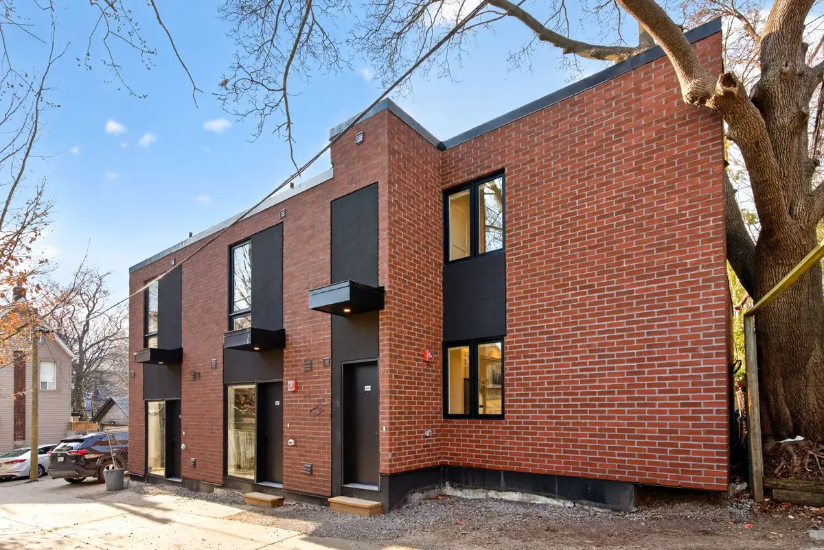 53 Harriet ST #E, Toronto E01, ON M4L 2G1