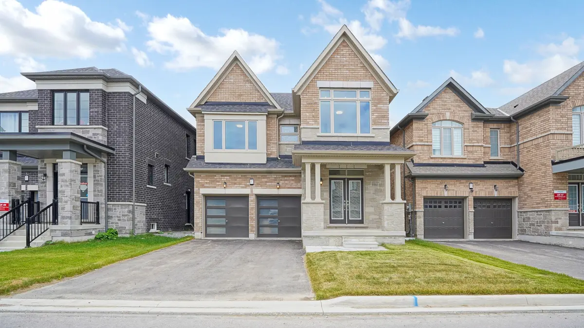37 Kenneth Rogers CRES, East Gwillimbury, ON L9N 0S3