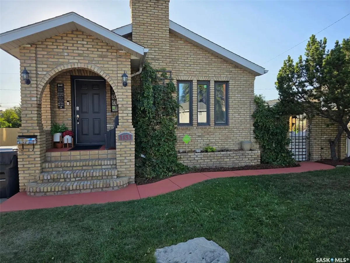 1131 111th STREET, North Battleford, SK S9A 2K4