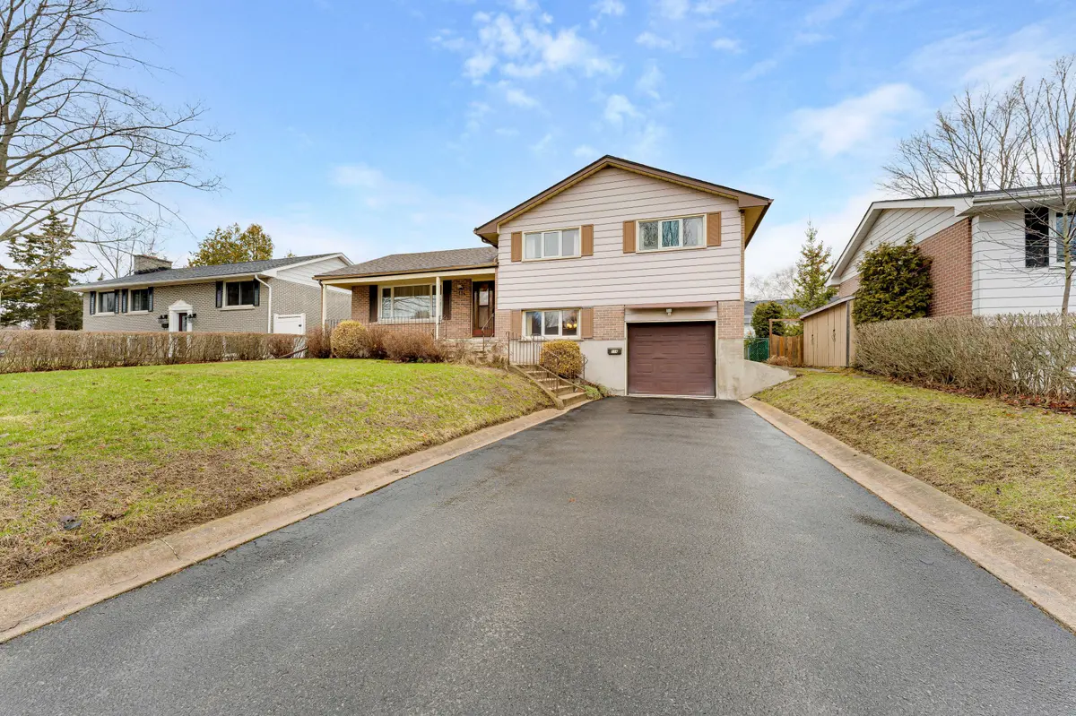 114 Braemar RD, Kingston, ON K7M 4B6