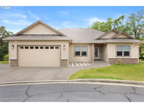 725 SLAZENGER CT, Sutherlin, OR 97479