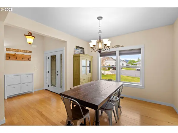 725 SLAZENGER CT, Sutherlin, OR 97479